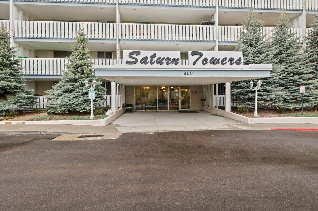 Foto principal - 900 Saturn Dr