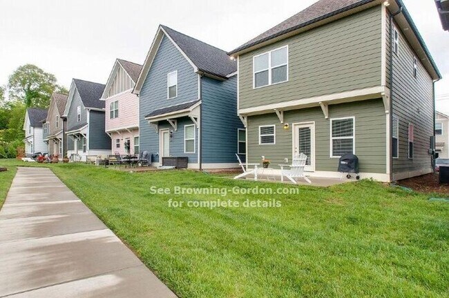 Foto del edificio - Beautiful Townhouse in Bellevue available ...