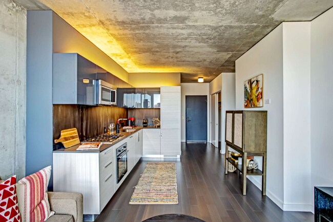 Foto del edificio - 623 W Division St