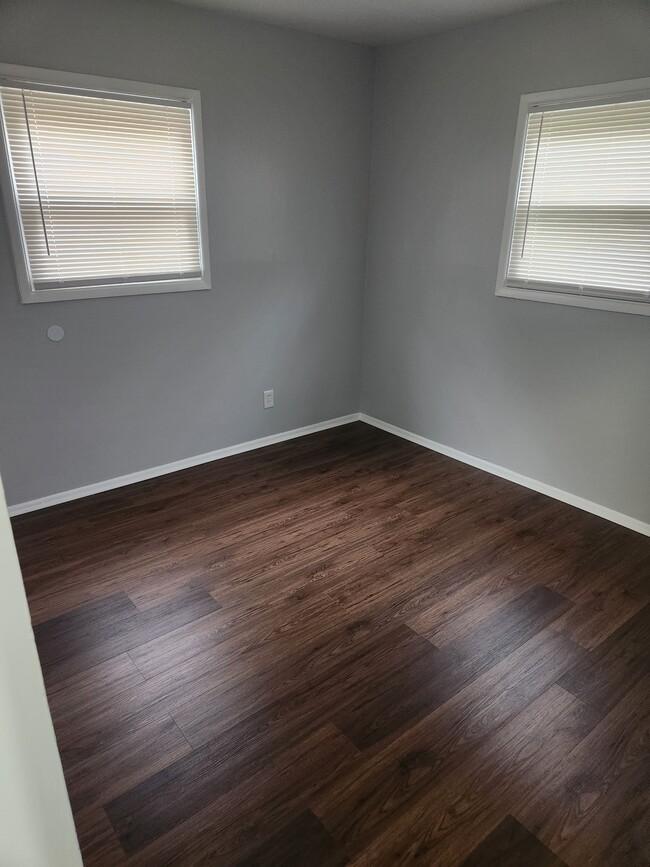 Building Photo - 4235 Wolf Rd