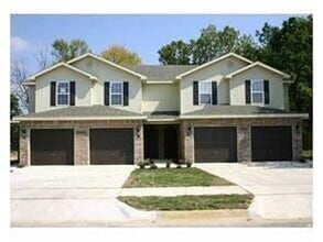 Building Photo - 2103 Azlin Pl