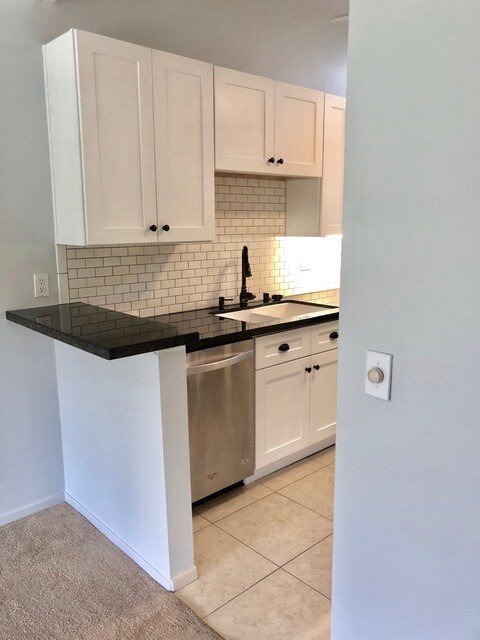 Kitchen - 2315 Vista Huerta
