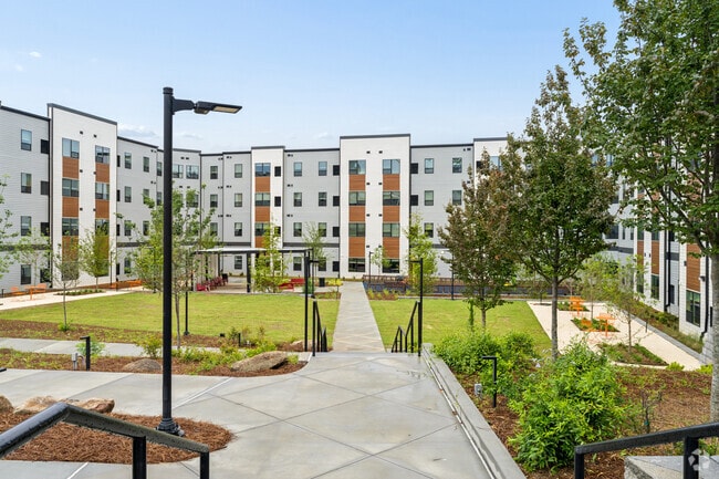 Courtyard - Legacy at Herndon Square