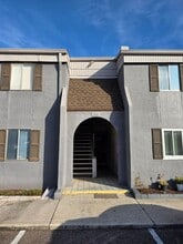 Building Photo - 3804 Cortez Dr