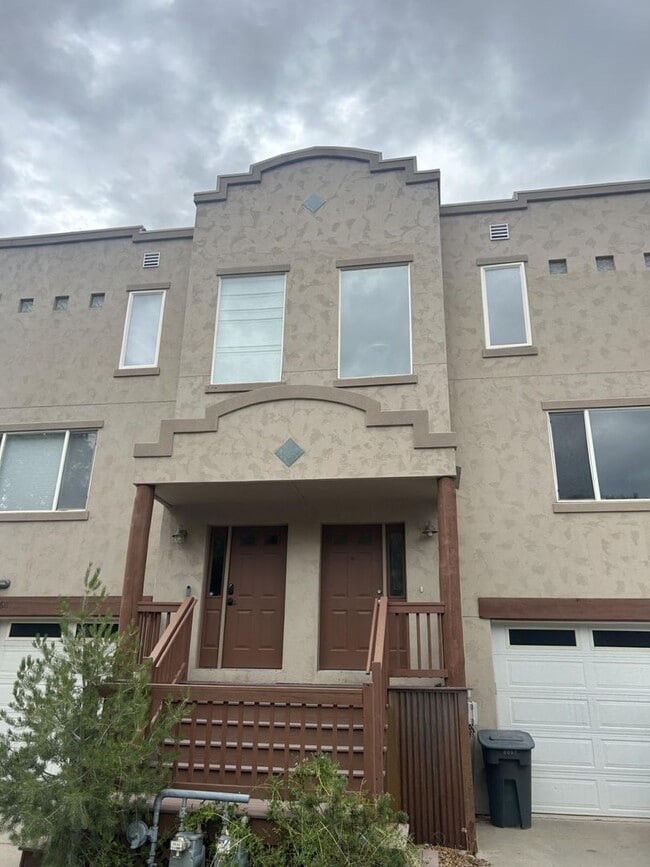 Building Photo - 3150 Quasar St
