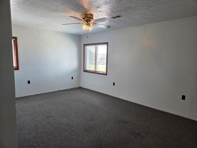 Living room - 739 2nd St