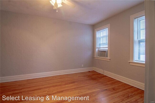 Foto del edificio - 4902-4906 Itaska St