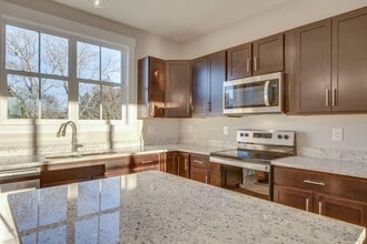 Building Photo - 502 Harper Lndg
