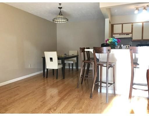 Building Photo - 32 Steeplechase Ct