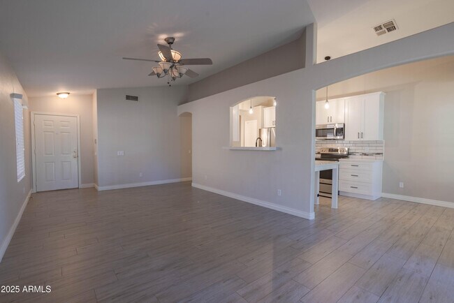 Foto del edificio - 1022 N Bogle Ave