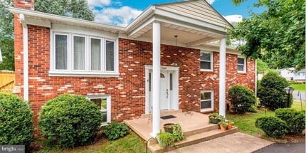 Building Photo - 13299 Nassau Dr