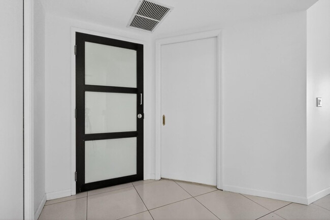 Building Photo - 9595 Collins Ave