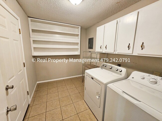 Foto del edificio - 3 Bed 1.5 Bath Barling Home Available for ...