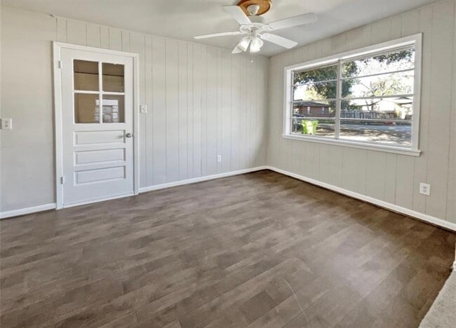 Building Photo - 809 Cub Ln