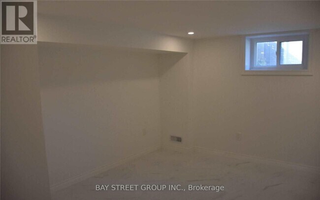 Photo du bâtiment - 185 Taylor Mills Dr N