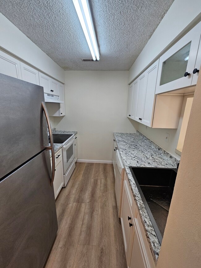 Building Photo - 1108 Ravens Crest Dr