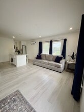 Building Photo - 203 S Lockwood Dr