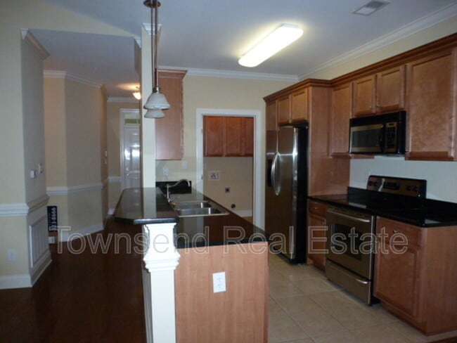 Building Photo - 210 Fountainhead Ln