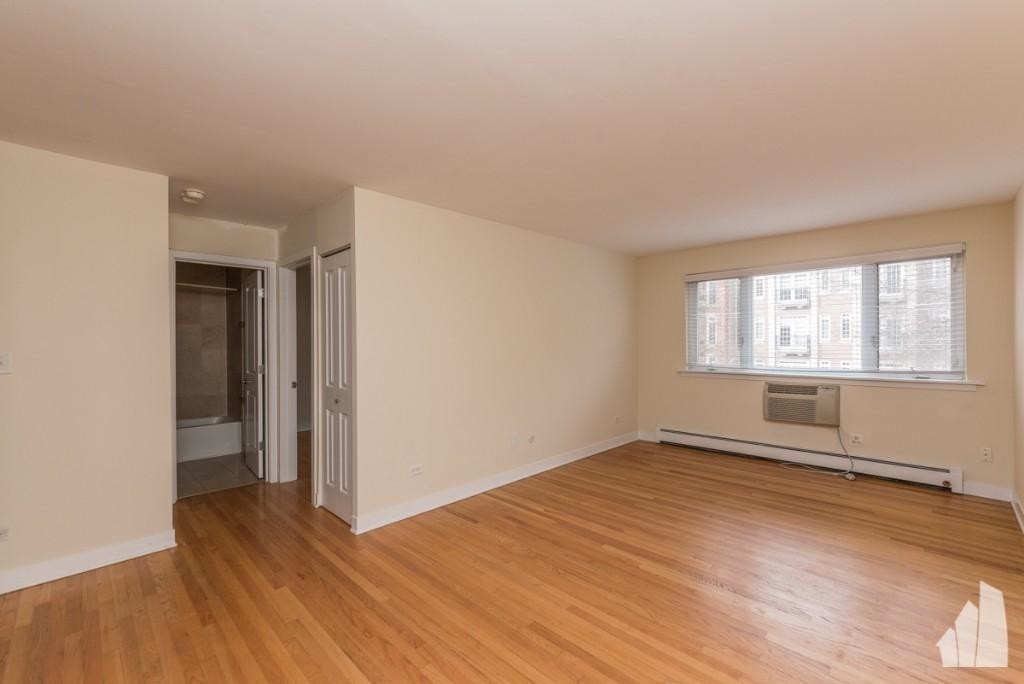 Primary Photo - 1 bedroom in Chicago IL 60614