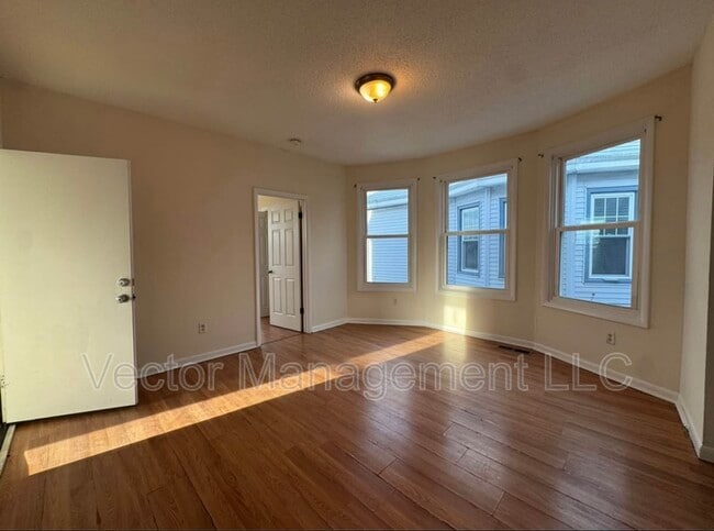 Building Photo - 34 Wolcott St