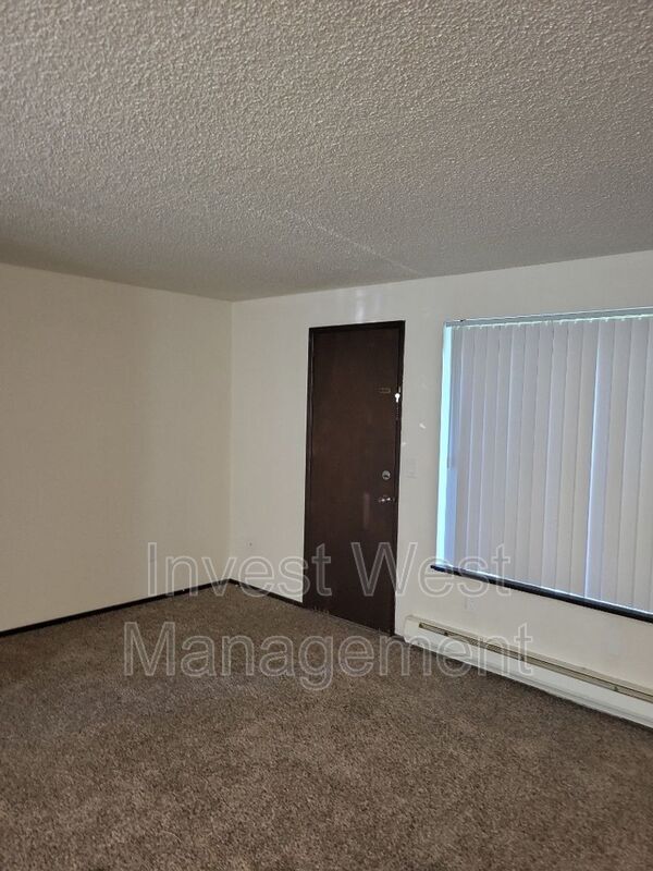 Foto del edificio - 3408 E 18th St