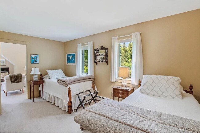 Foto del edificio - 193 Maple Ln