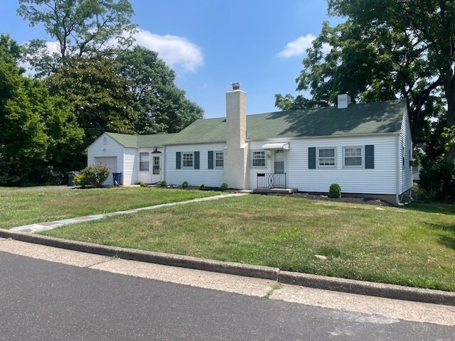 Foto principal - 733 Fairfield Rd