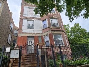 Building Photo - 1258 N Kedzie Ave
