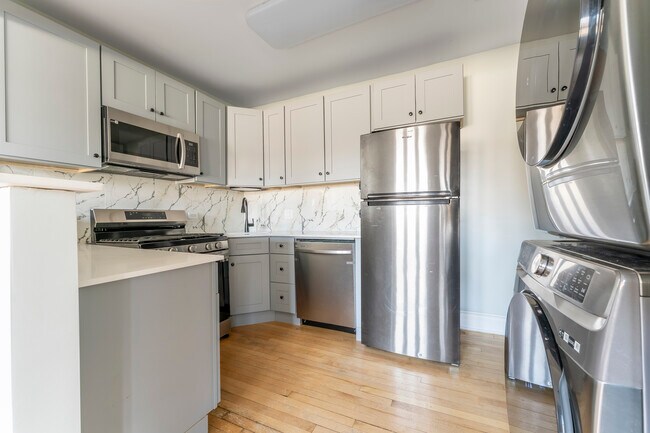 Foto del edificio - 845 Lyman Ave