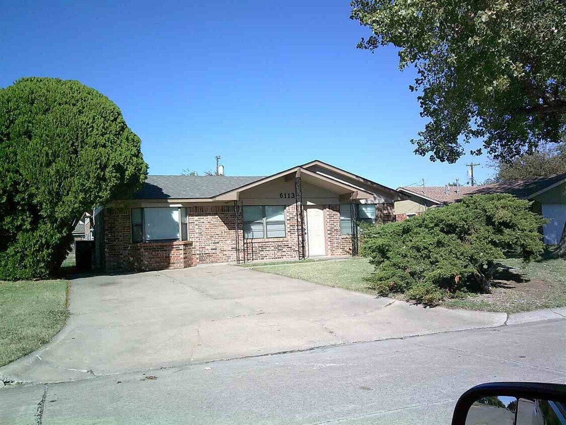 Primary Photo - 6113 NW Maple Ave