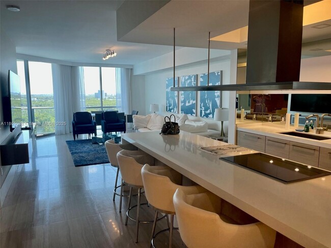 Foto del edificio - 17111 Biscayne Blvd