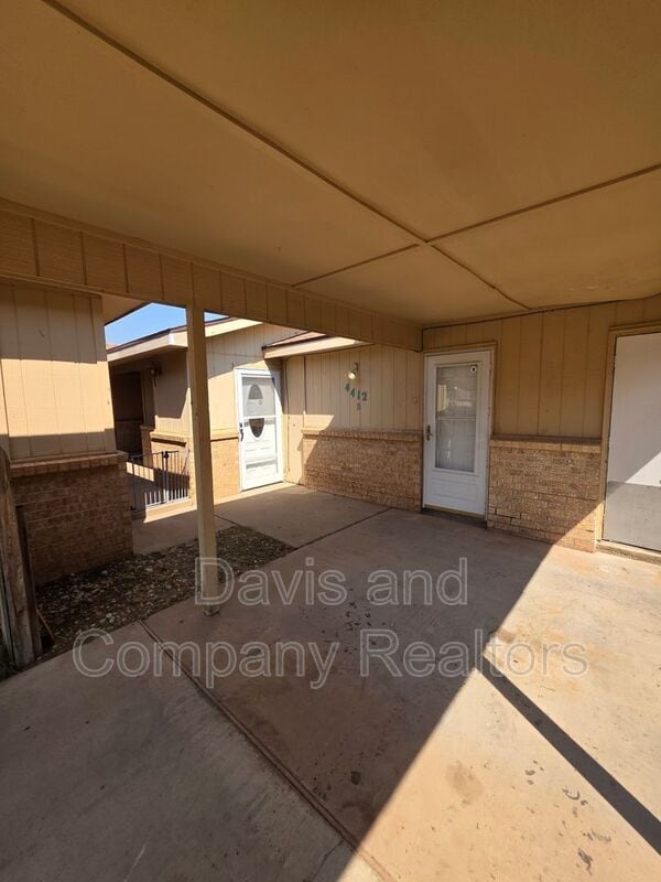 Building Photo - 4412 St Andrews Dr