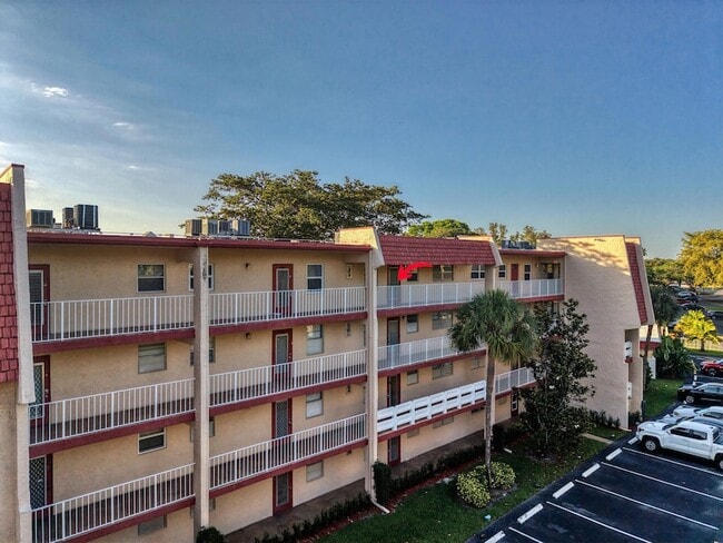 Photo - 1035 Country Club Dr Apartment