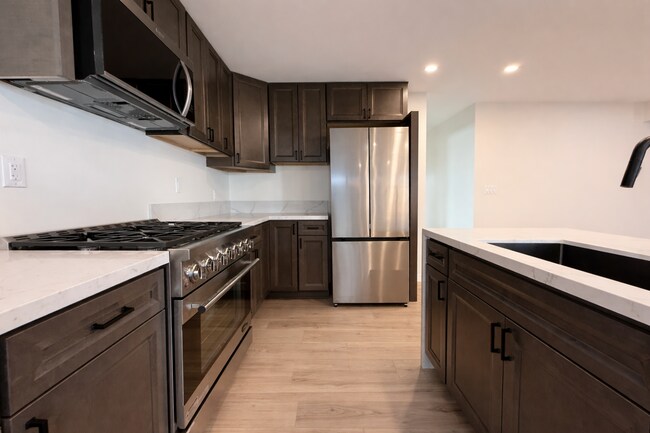 Foto del edificio - 4601 Almayo Ave