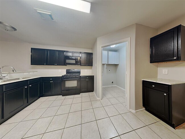 Foto del edificio - 24003 Blossom Crest Ln