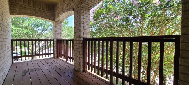Balcony - 2411 Redland Pt