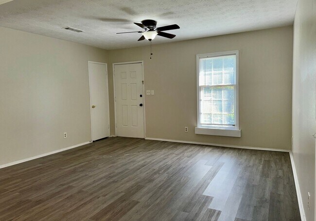 Foto del edificio - Updated 3 Bed Ranch on Quiet Cul-de Sac!