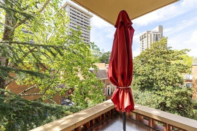 Foto del edificio - 2637 Peachtree Rd NE
