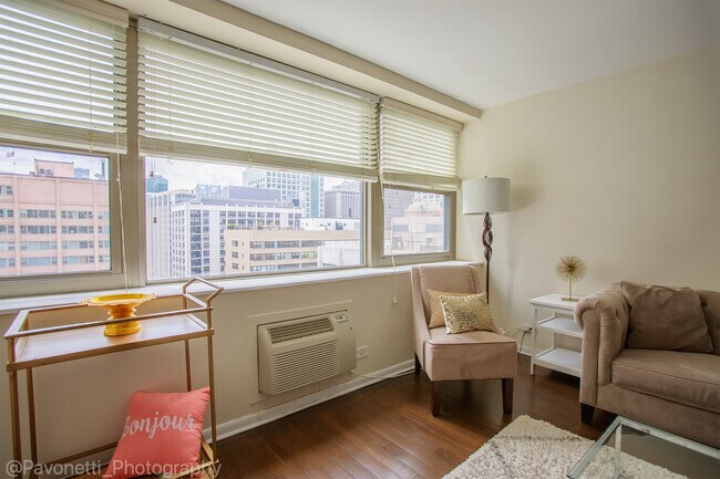 Foto del edificio - 253 E Delaware Pl