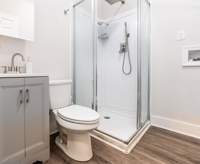 Building Photo - PA0214