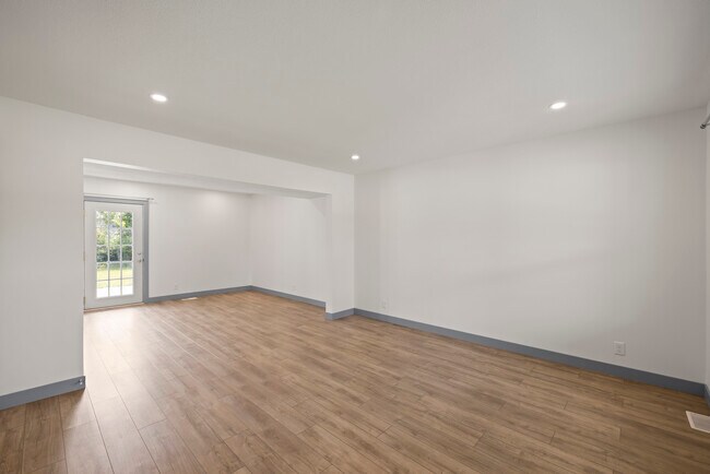 Sala de estar - 6527 N 65th St