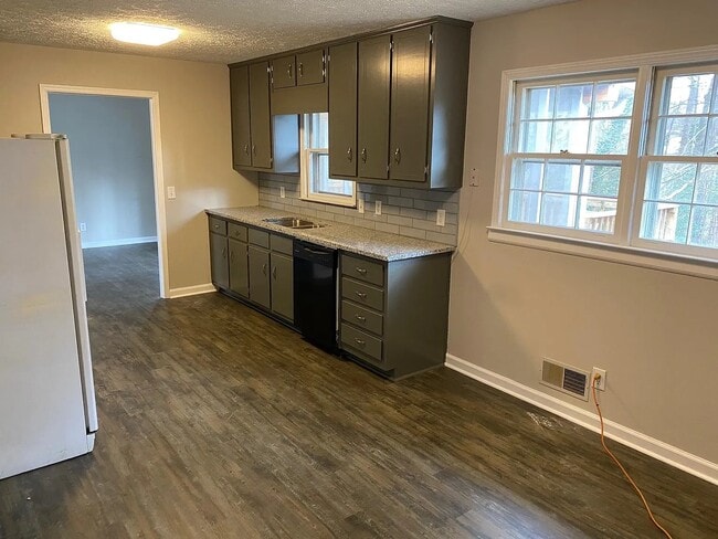 Building Photo - 506 Jefferson Dr