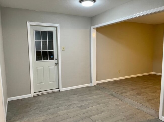 Building Photo - 2306 Butler Dr, Orange, TX 77630
