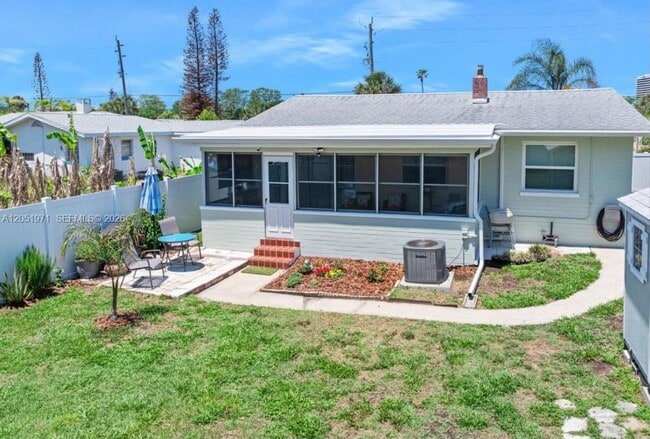 Building Photo - 336 Seaview BCH