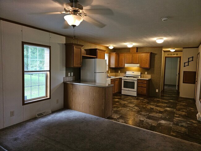 Building Photo - 50 Noble Ln