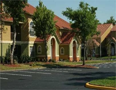 Foto principal - 3 bedrooms 2 bath with balcony condo 1,247...