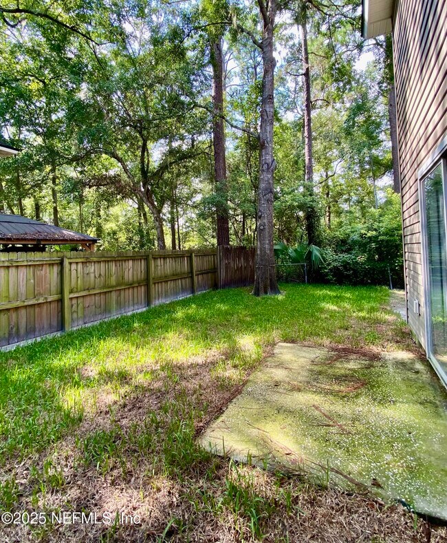 Foto del edificio - 86069 Pineview Dr