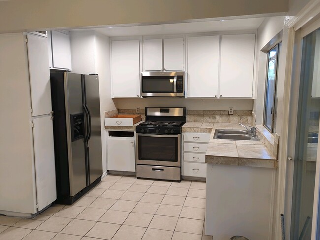 Building Photo - 2100 Pinon Springs Cir