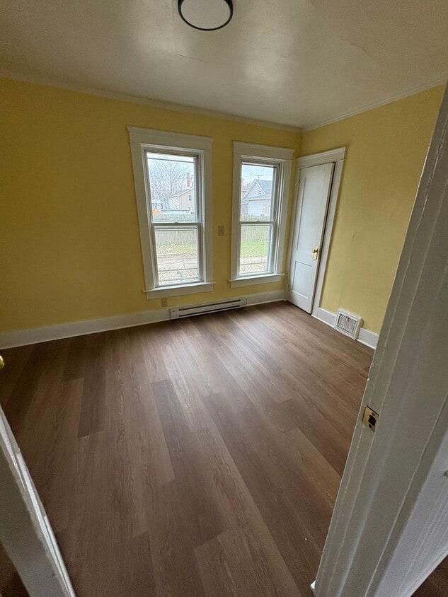 Building Photo - 1806-08 POPLAR