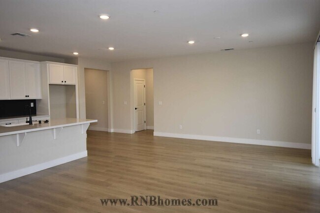 Foto del edificio - 140 Tortosa Ct